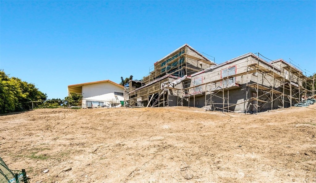152 El Levante San Clemente, CA 92672 - Photo 11 of 11 Spacious back yard big enough to put in a pool, spa, firepit, fountain, cabana and possibly and/or an ADU, if permitted.