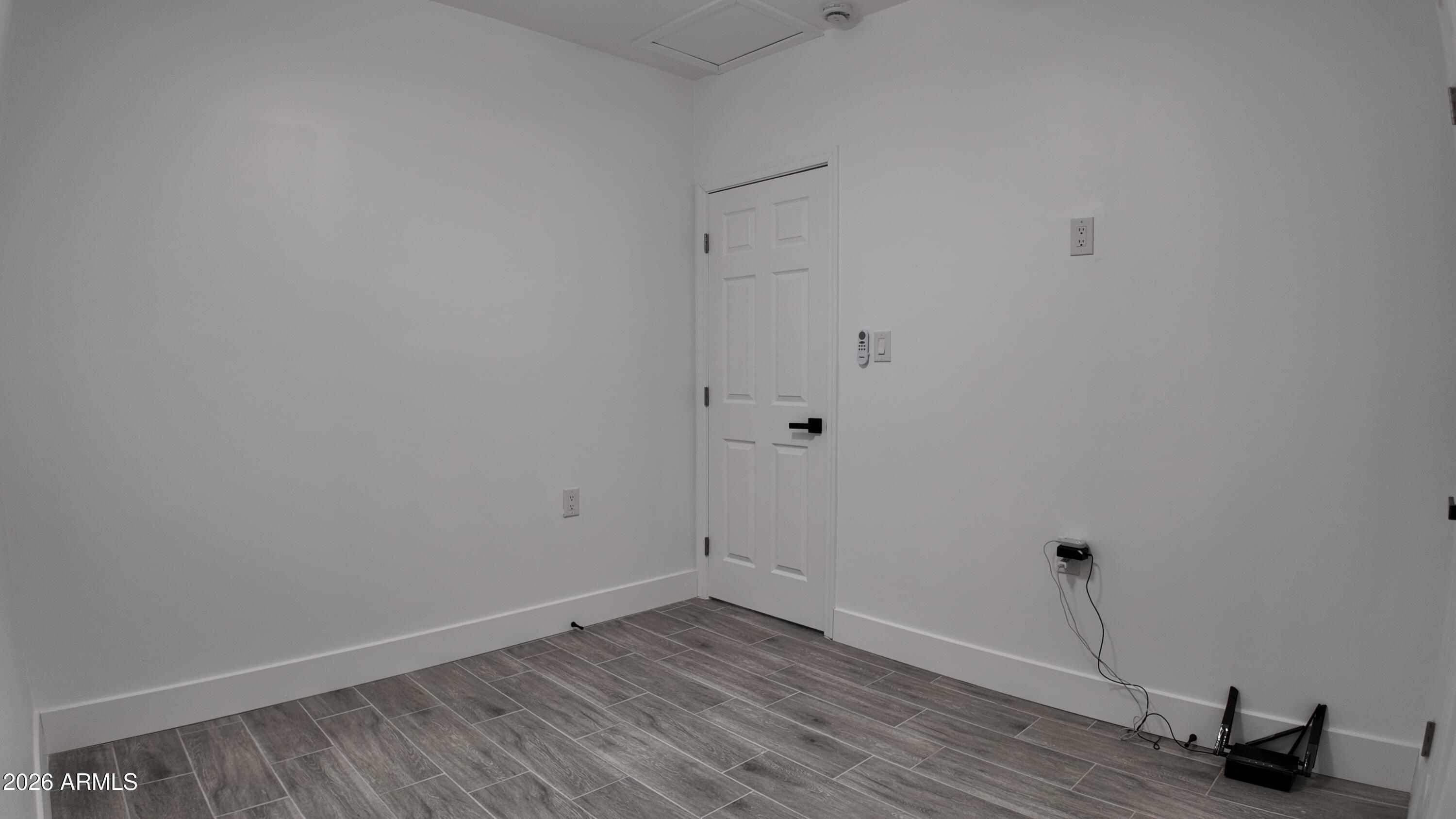 1109 West Broadway Road, Unit A Phoenix, AZ 85041 - Photo 9 of 12 Master bed