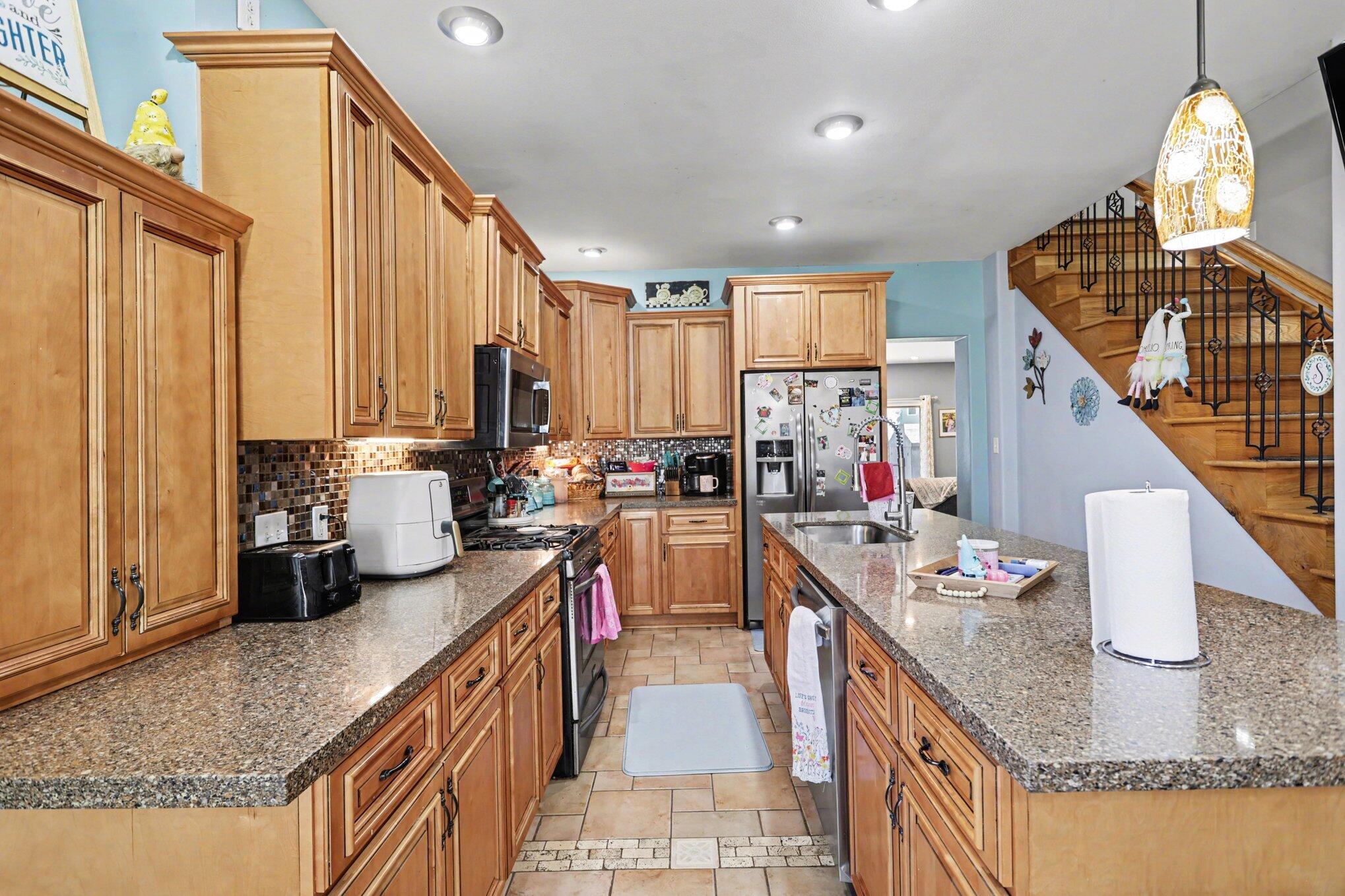 404 South Williams Street Bellevue, MI 49021 - Photo 8 of 26 007_file_1649