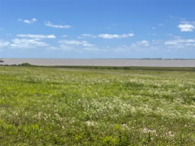 $109,900 | 576 Ladyfish Road, Palacios, TX 77465