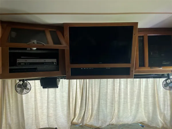 $109,900 | 576 Ladyfish Road, Palacios, TX 77465