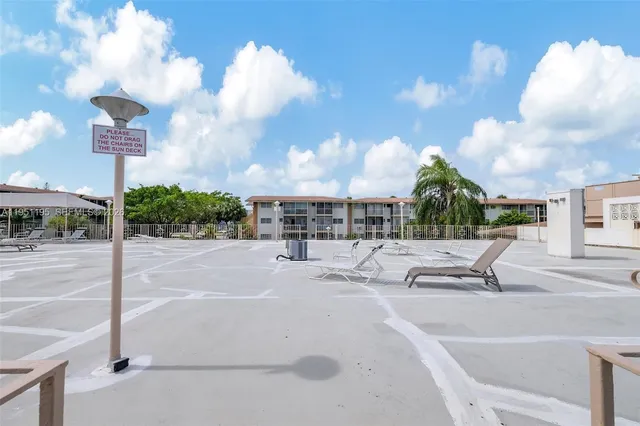 $65,000 | 17001 Northeast 13th Avenue, Unit 201, Miami, FL 33162