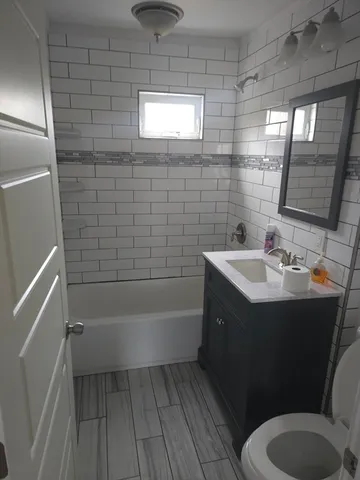 $1,950 | 531 Berkshire Avenue, Unit 2, Springfield, MA 01109