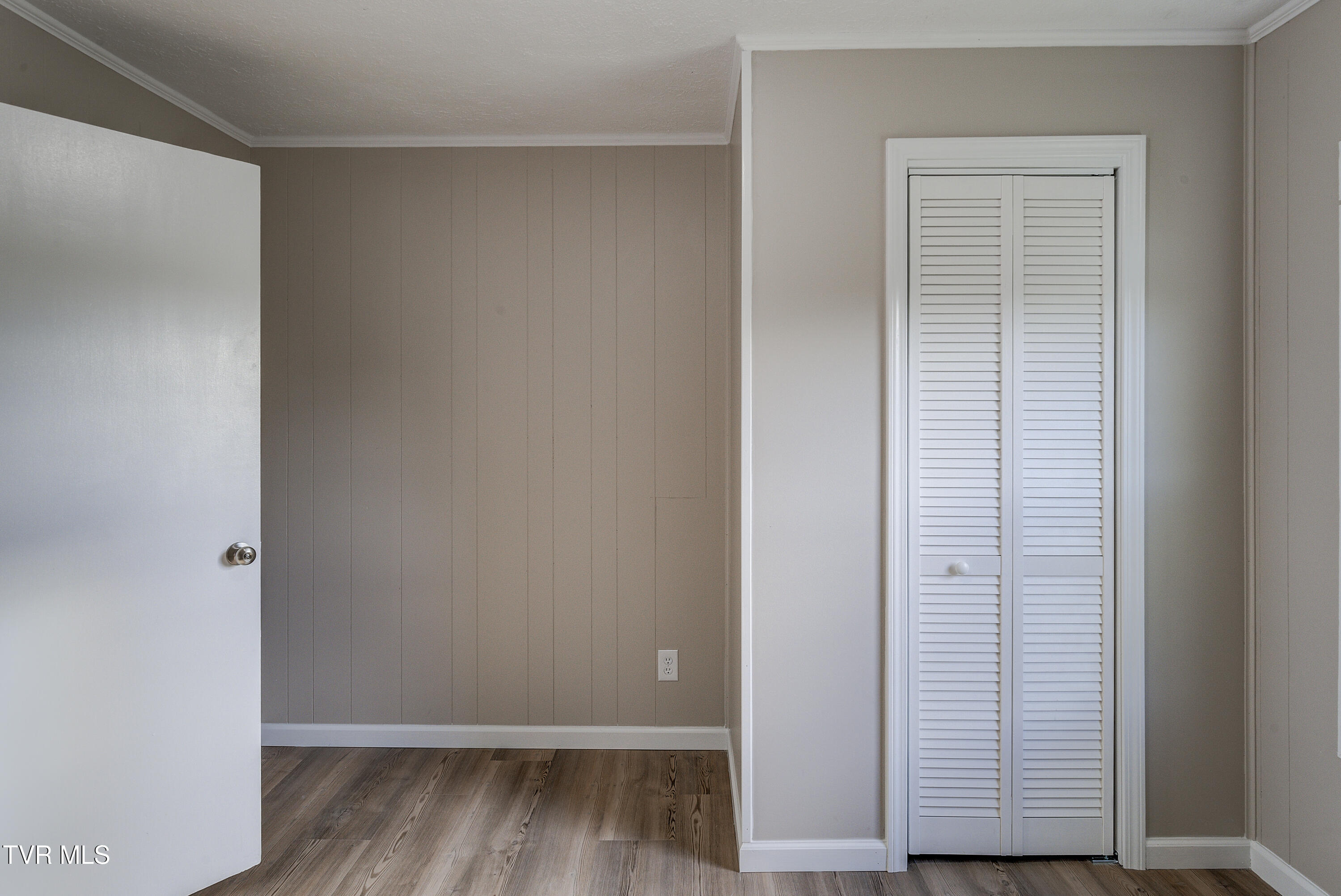 129 Deck Valley Road Bristol, TN 37620 - Photo 20 of 33 Bed