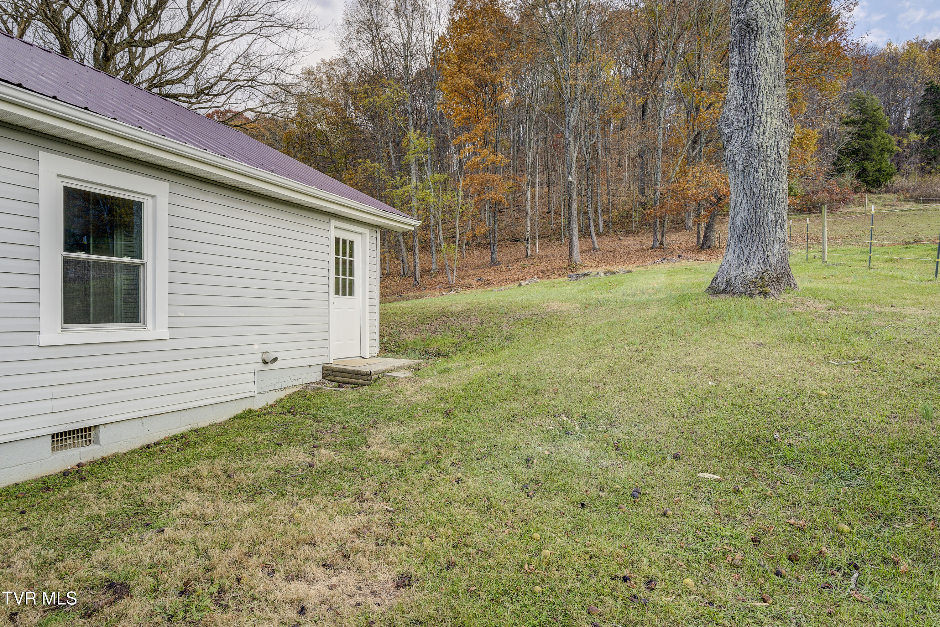 129 Deck Valley Road Bristol, TN 37620 - Photo 26 of 33 Exterior