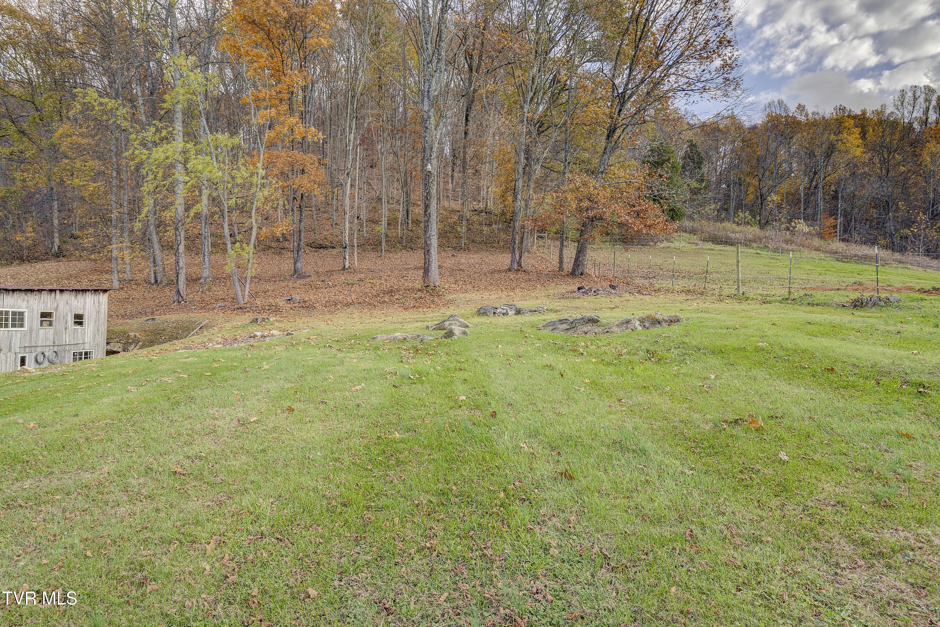 129 Deck Valley Road Bristol, TN 37620 - Photo 27 of 33 Exterior