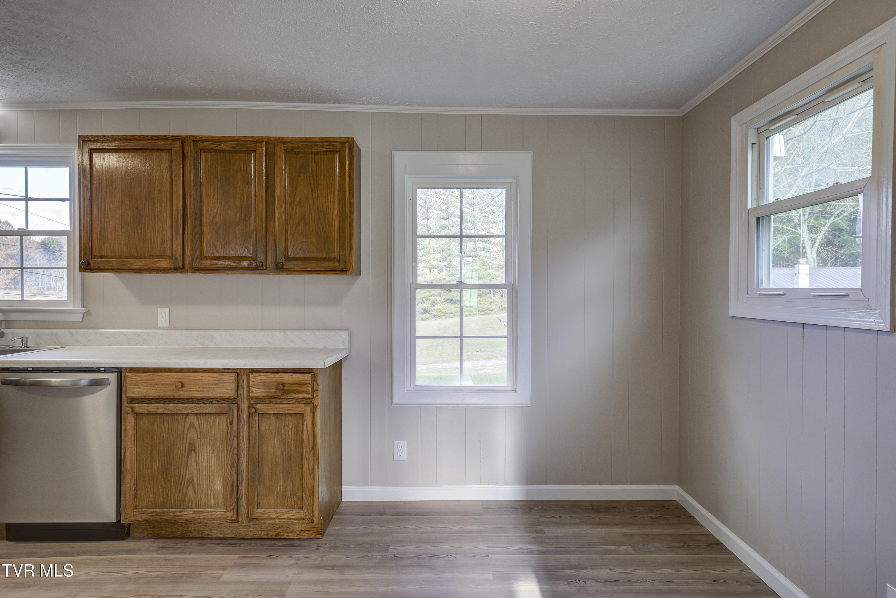 129 Deck Valley Road Bristol, TN 37620 - Photo 9 of 33 Kitchen