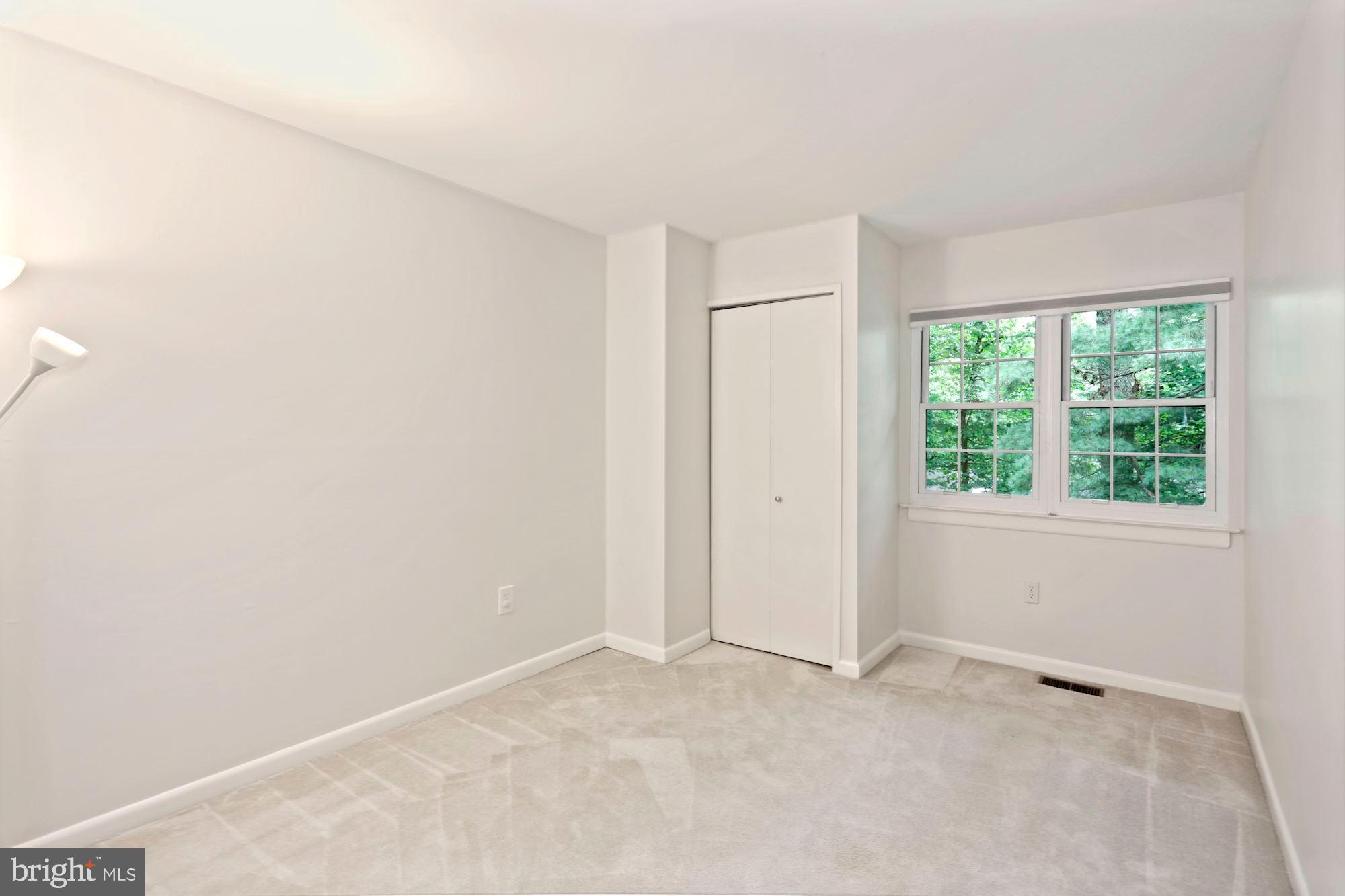 2040 Headlands Circle Reston, VA 20191 - Photo 17 of 28 Bedroom 3
