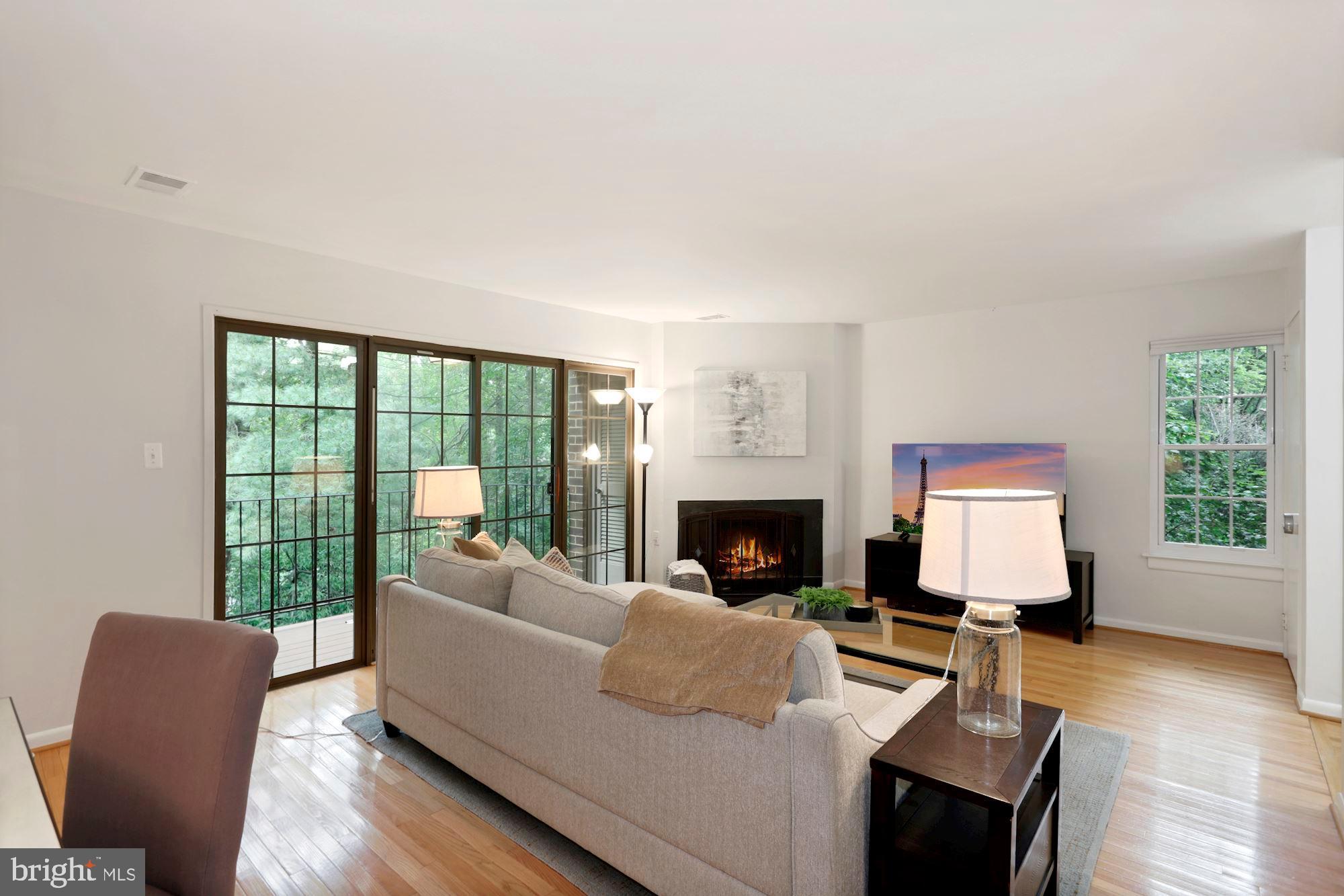 2040 Headlands Circle Reston, VA 20191 - Photo 9 of 28 Family Room
