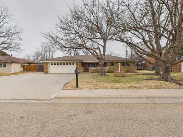 $335,000 | 717 Phillips Drive, Dumas, TX 79029