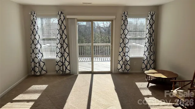 a view of livingroom with furniture