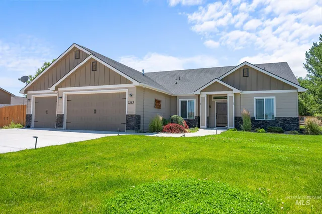 $687,900 | 7253 Riverview Drive, Marsing, ID 83639