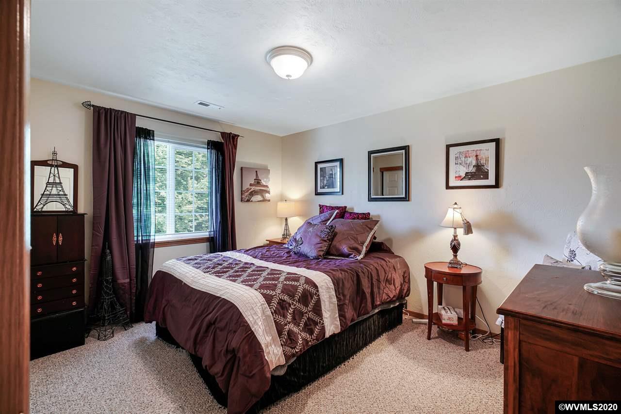 2585 Northwest Gibson Hill Road Albany, OR 97321 - Photo 22 of 33 Gallery Image 22