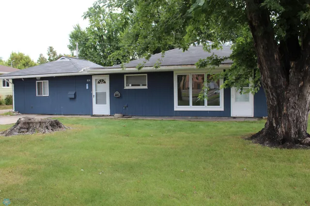 $135,900 | 814 4th Street North, Wahpeton, ND 58075