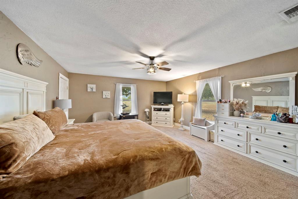 258 Bobcat Road Sanger, TX 76266 - Photo 17 of 39 Gallery Image 17