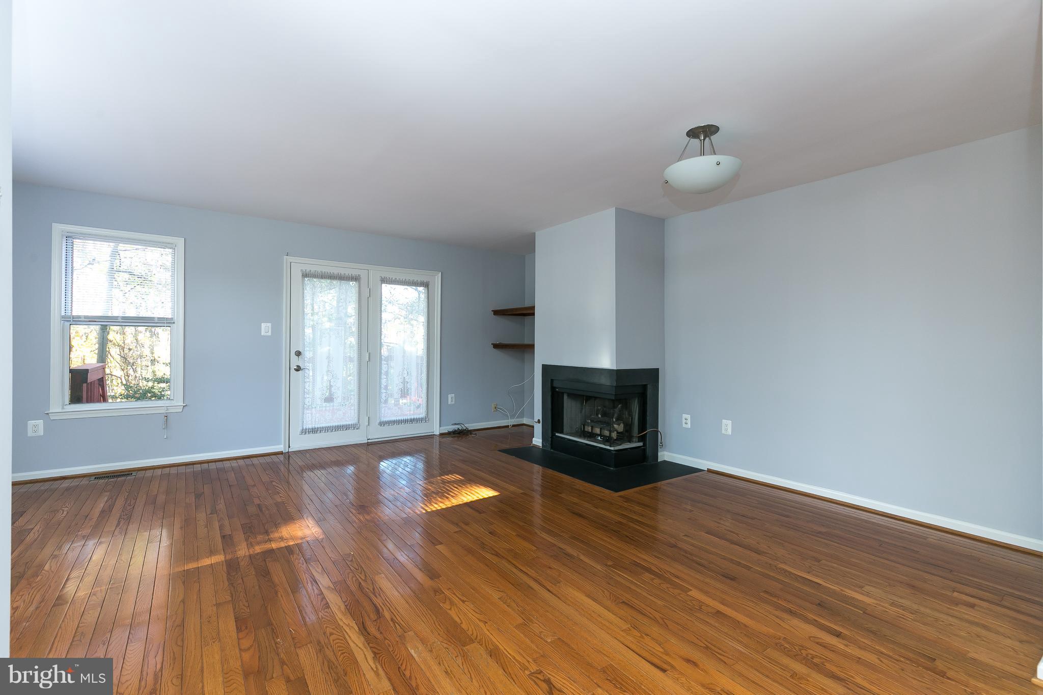 6331 Over See Court Springfield, VA 22152 - Photo 19 of 28 Family Room