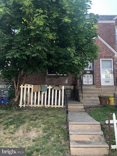 7226 Rutland Street Philadelphia, PA 19149 - Photo 2 of 6 Exterior Yard