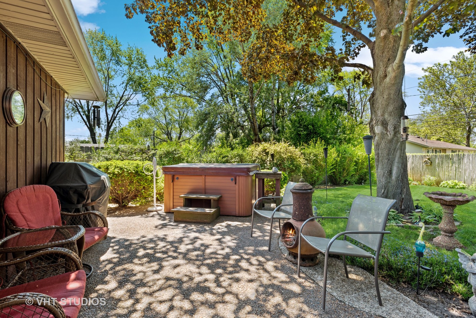 3607 Wren Lane Rolling Meadows, IL 60008 - Photo 19 of 23 a view of a patio in backyard