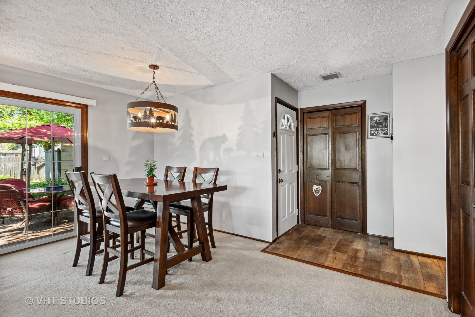 3607 Wren Lane Rolling Meadows, IL 60008 - Photo 8 of 23 a view of a dining room with furniture
