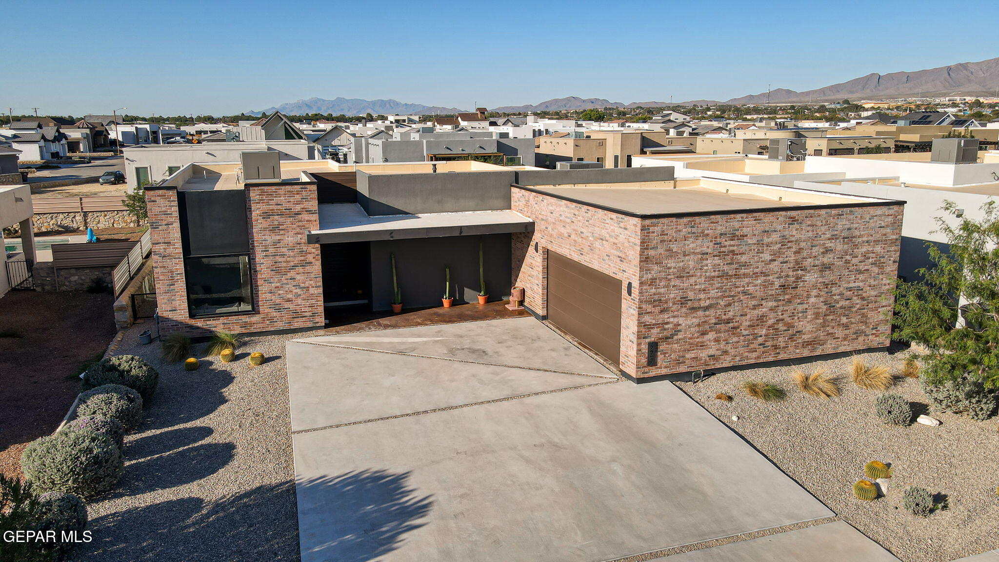 329 Rio Del Rancho Court El Paso, TX 79932 - Photo 5 of 52