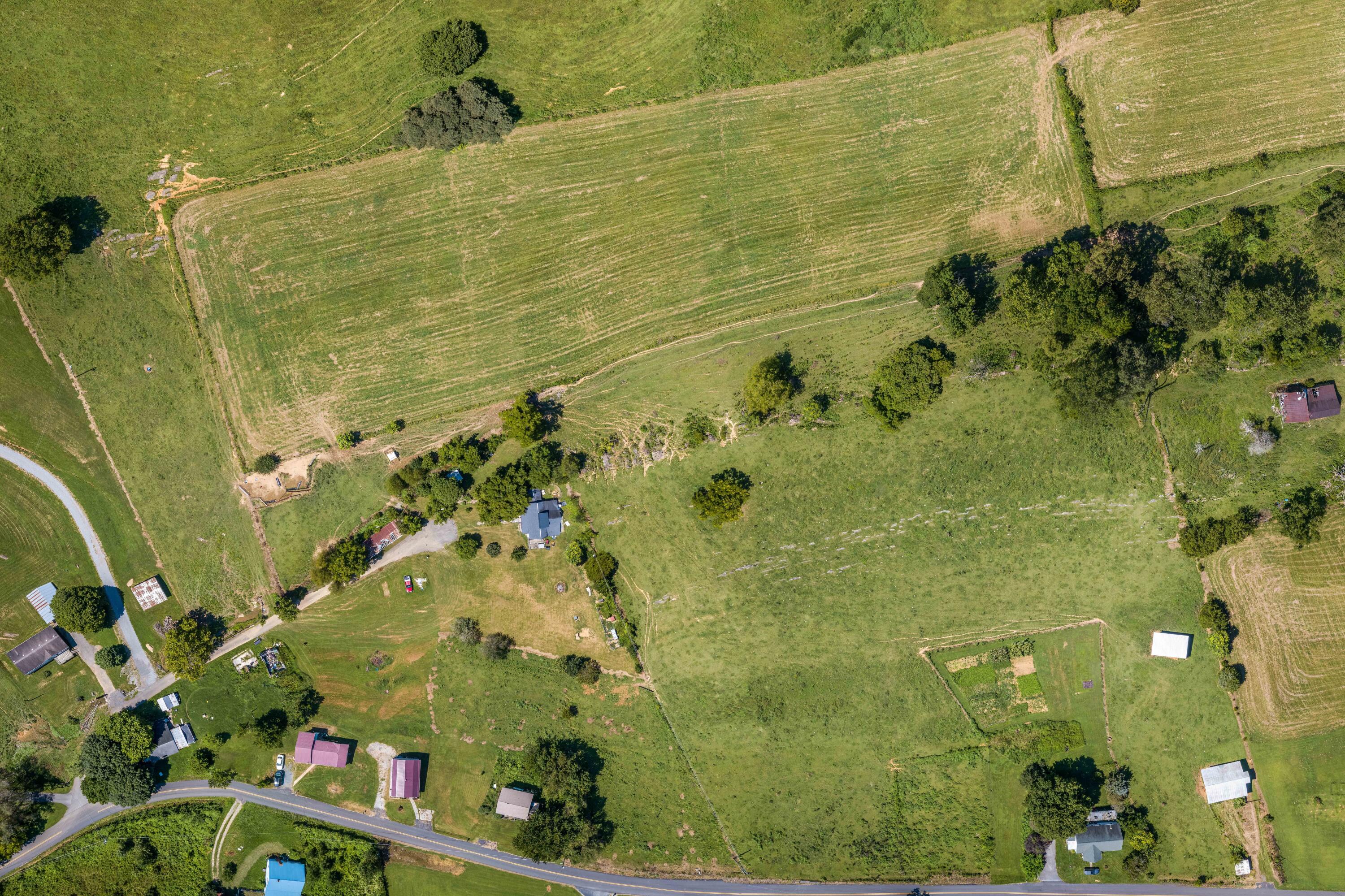 192 Ralph Hoss Road Jonesborough, TN 37659 - Photo 2 of 2 192 Ralph Hoss Rd Jonesborough (2 of 2)