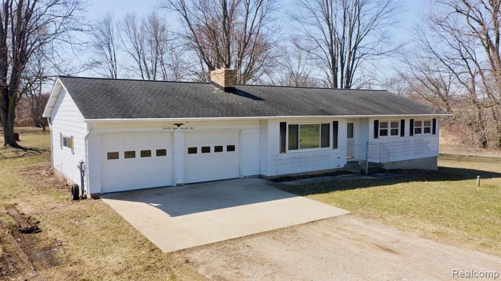 7874 Beard Road Byron, MI 48418 - Photo 1 of 28