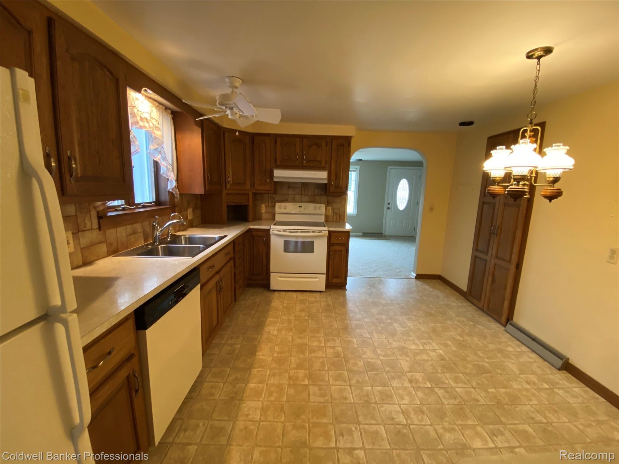 2329 Bowers Road Lapeer, MI 48446 - Photo 14 of 25 C922C13B-88B6-4775-A5A3-888E116D0D7C.jpeg