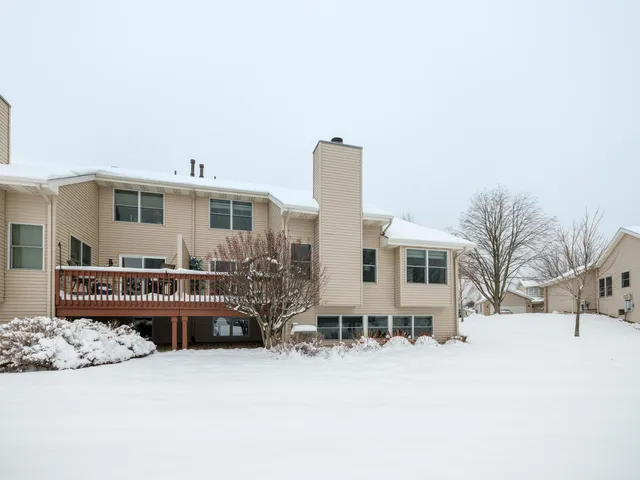 $335,000 | 7563 Woodbridge Lane, Portage, MI 49024