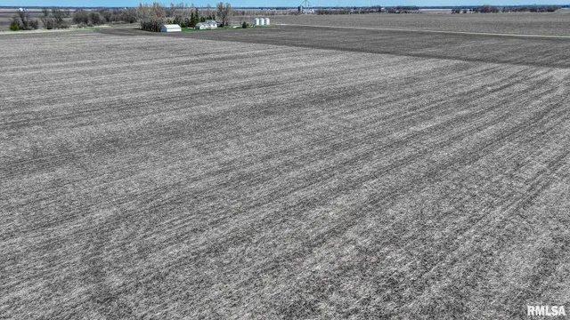 $2 | 400 North E Road, Ancona, IL 61311