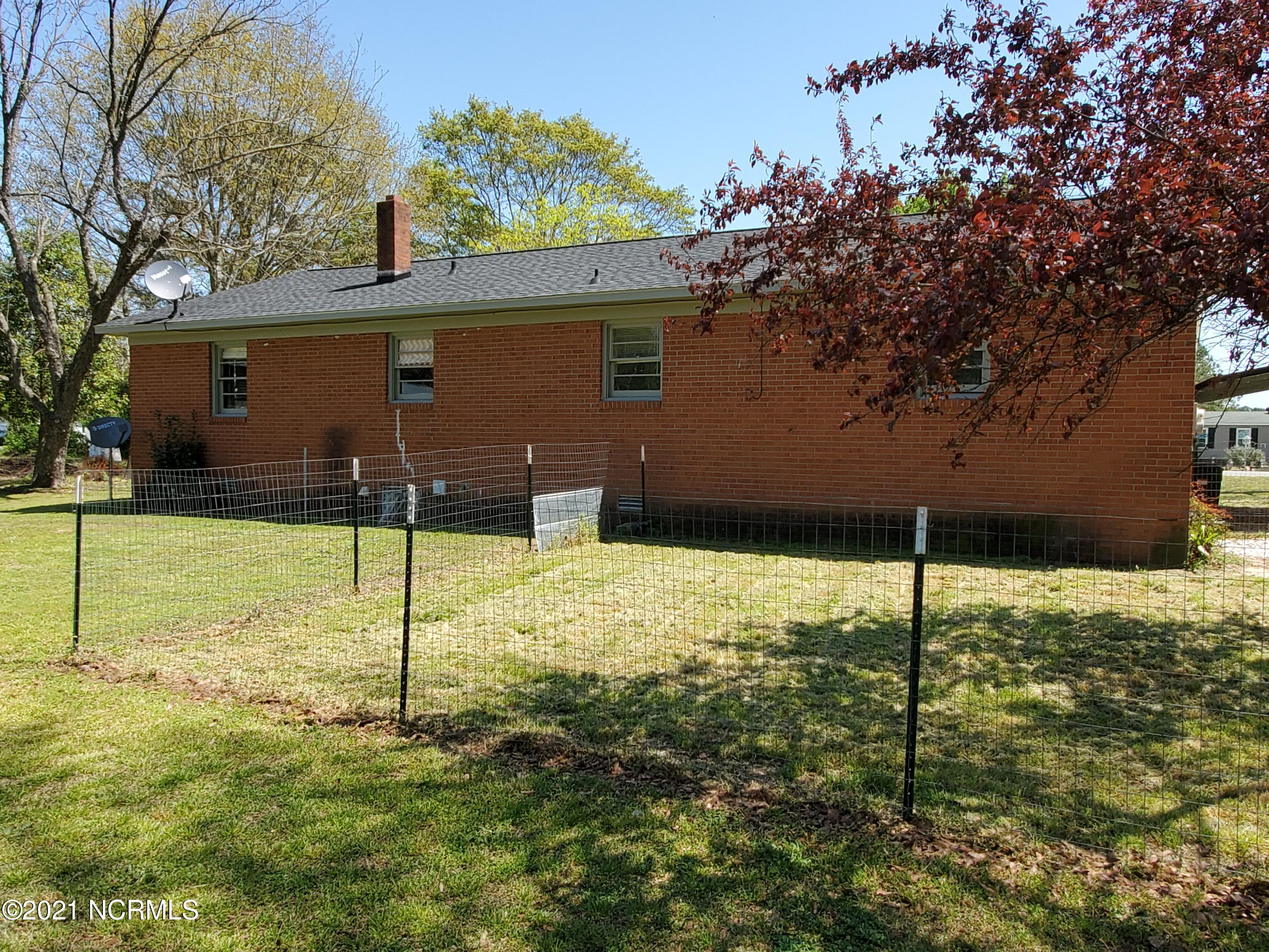 2551 Basstown Road Clinton, NC 28328 - Photo 4 of 16 20210405_124219