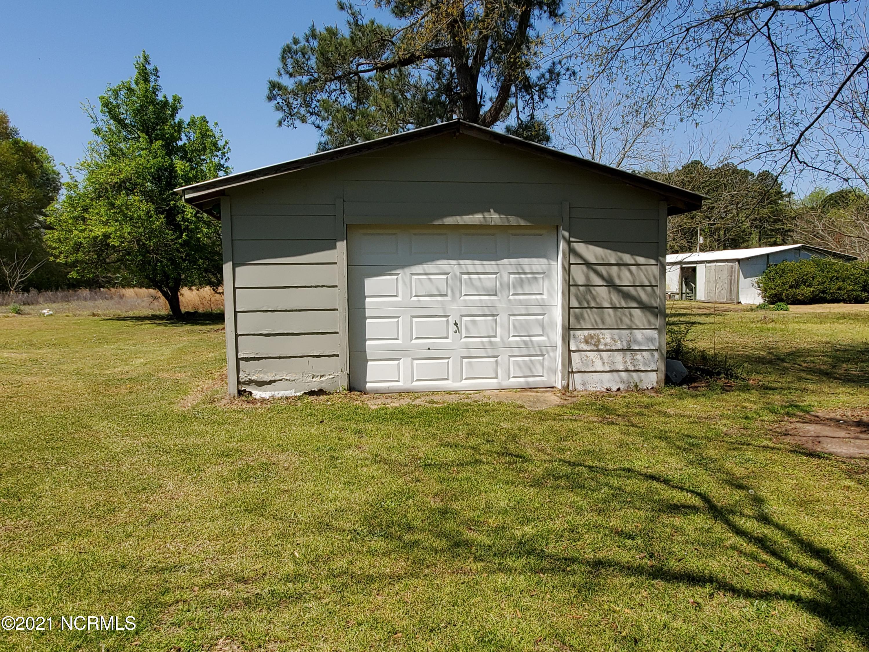 2551 Basstown Road Clinton, NC 28328 - Photo 5 of 16 20210405_124130
