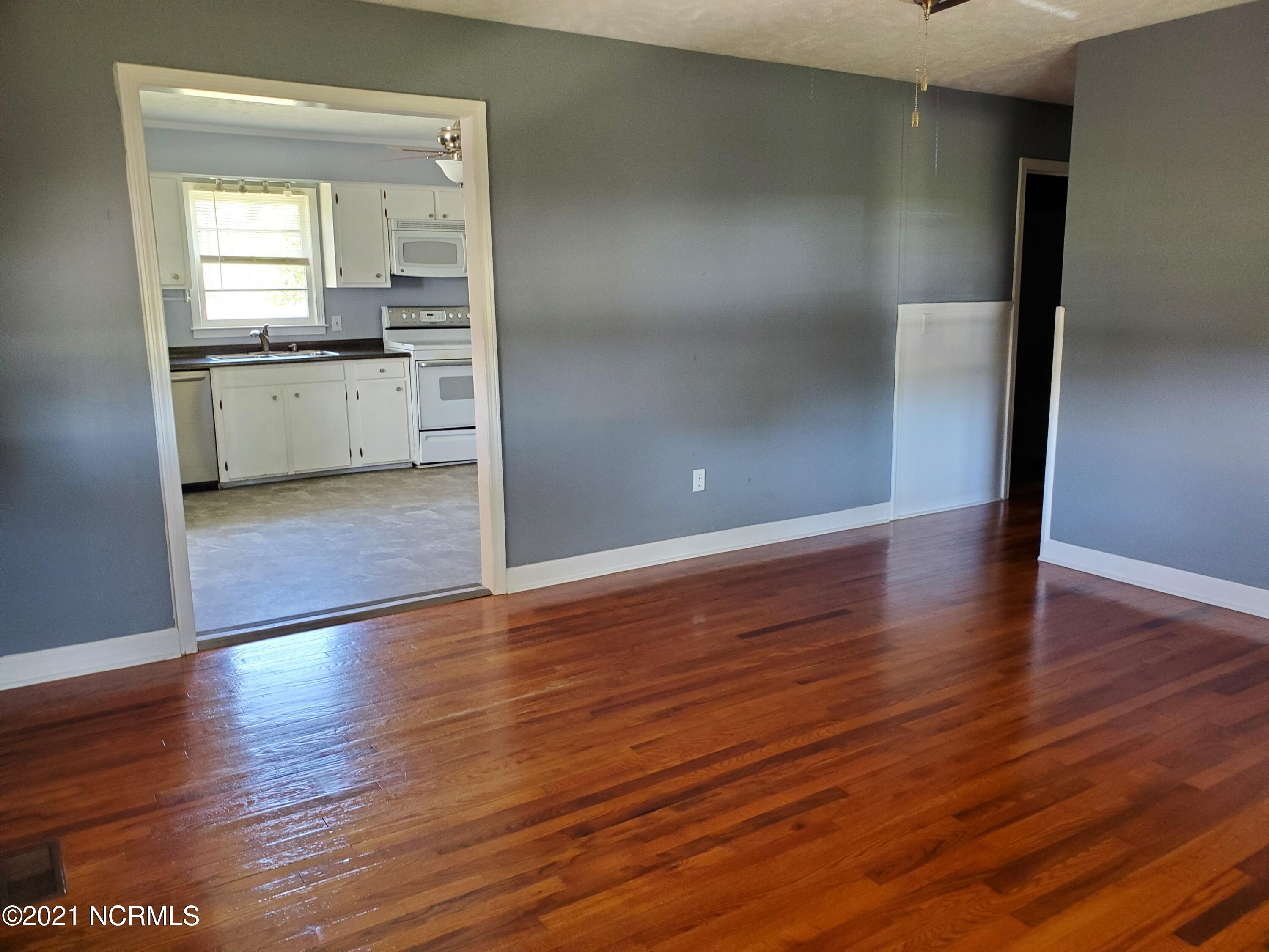 2551 Basstown Road Clinton, NC 28328 - Photo 7 of 16 20210405_125152