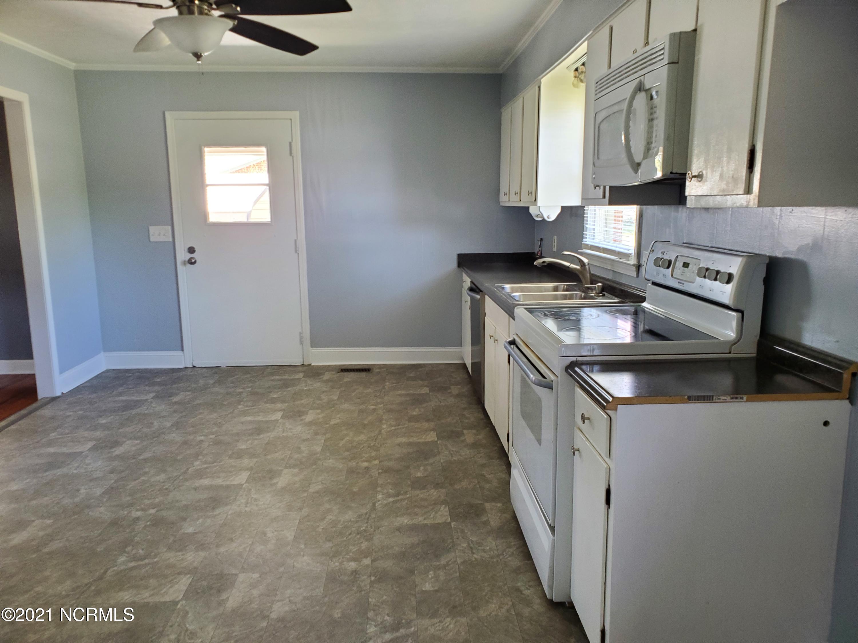 2551 Basstown Road Clinton, NC 28328 - Photo 10 of 16 20210405_125638