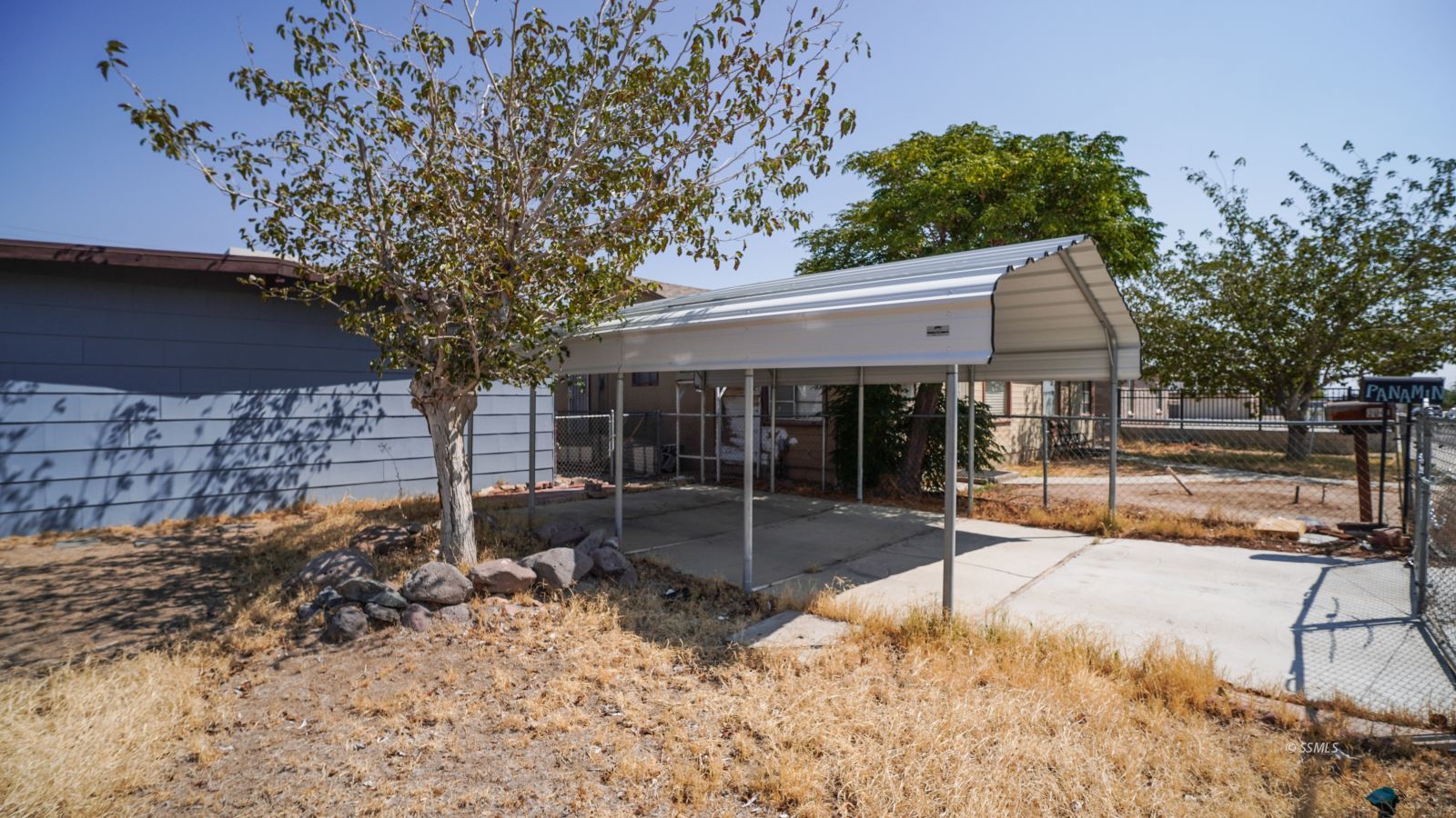 308 Panamint Avenue Ridgecrest, CA 93555 - Photo 3 of 26