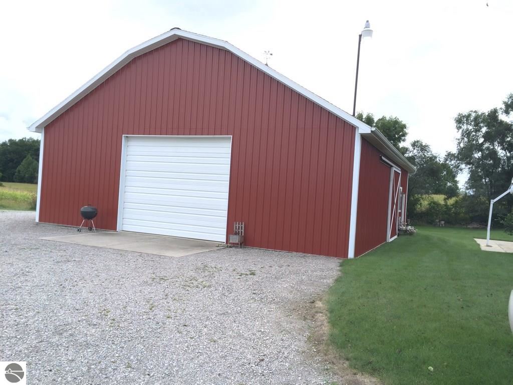 9345 South Leaton Road Shepherd, MI 48883 - Photo 45 of 62 1790367-44.JPG