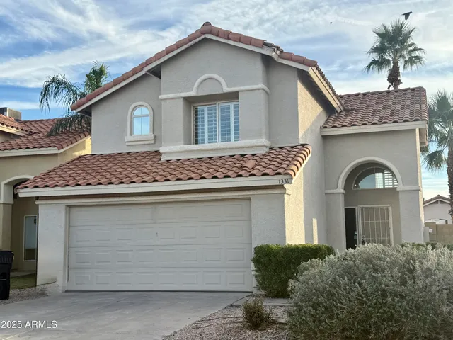 $2,600 | 1331 East Angela Drive, Phoenix, AZ 85022