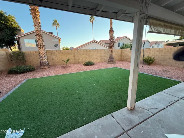 $2,600 | 1331 East Angela Drive, Phoenix, AZ 85022