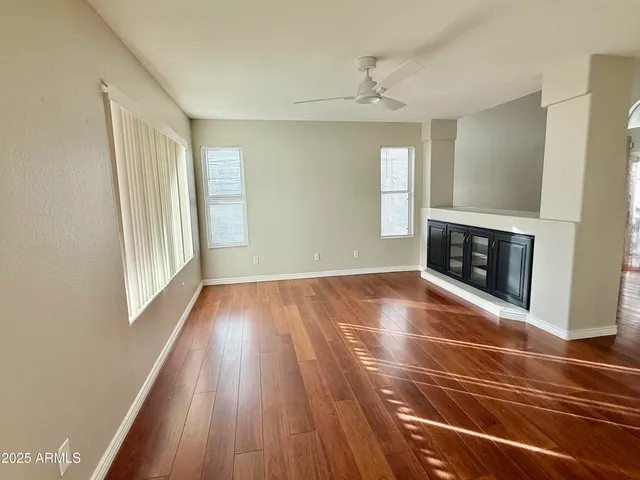 $2,600 | 1331 East Angela Drive, Phoenix, AZ 85022