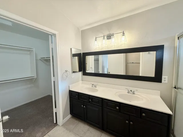 $2,600 | 1331 East Angela Drive, Phoenix, AZ 85022