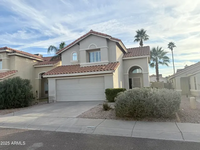 $2,600 | 1331 East Angela Drive, Phoenix, AZ 85022