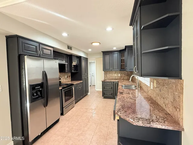 $2,600 | 1331 East Angela Drive, Phoenix, AZ 85022