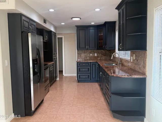 $2,600 | 1331 East Angela Drive, Phoenix, AZ 85022