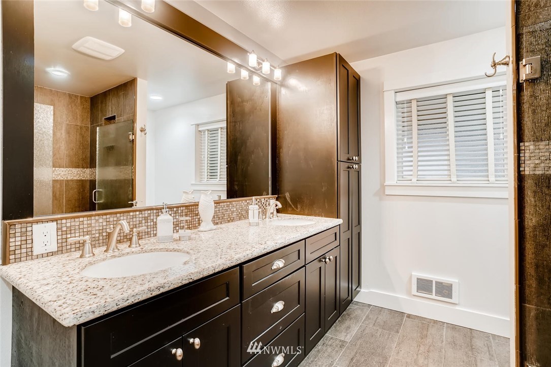 23016 Echo Lake Road Snohomish, WA 98296 - Photo 21 of 35 Gallery Image 21