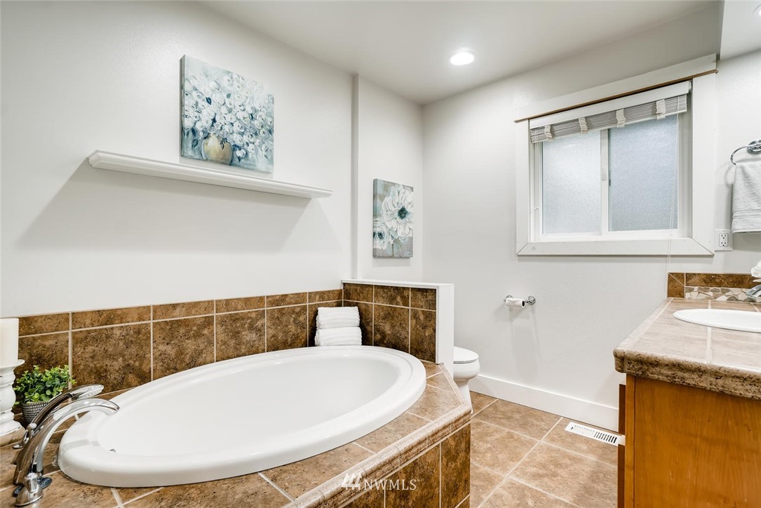23016 Echo Lake Road Snohomish, WA 98296 - Photo 27 of 35 Gallery Image 27