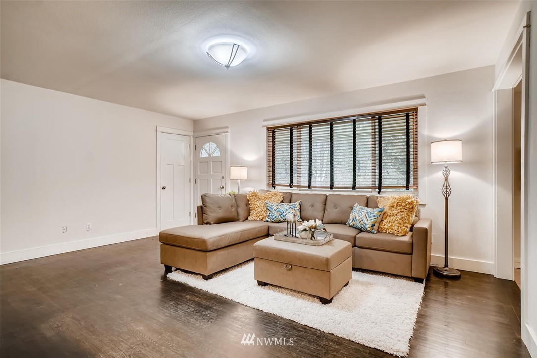 23016 Echo Lake Road Snohomish, WA 98296 - Photo 4 of 35 Gallery Image 4