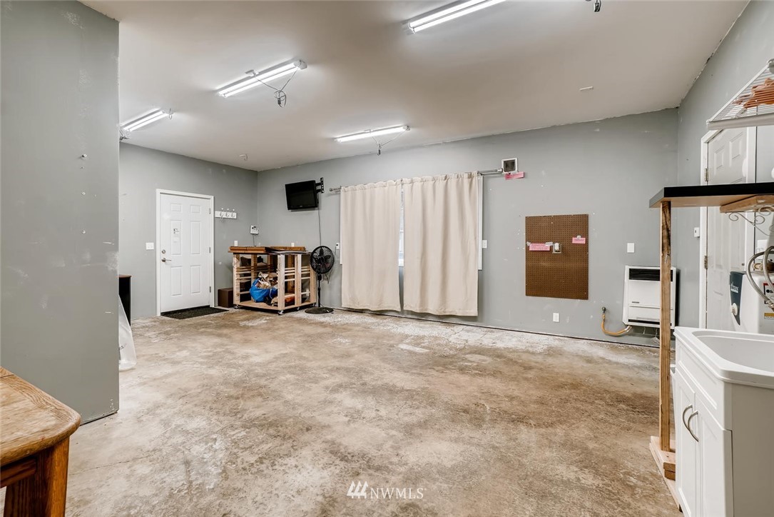 23016 Echo Lake Road Snohomish, WA 98296 - Photo 32 of 35 Gallery Image 32