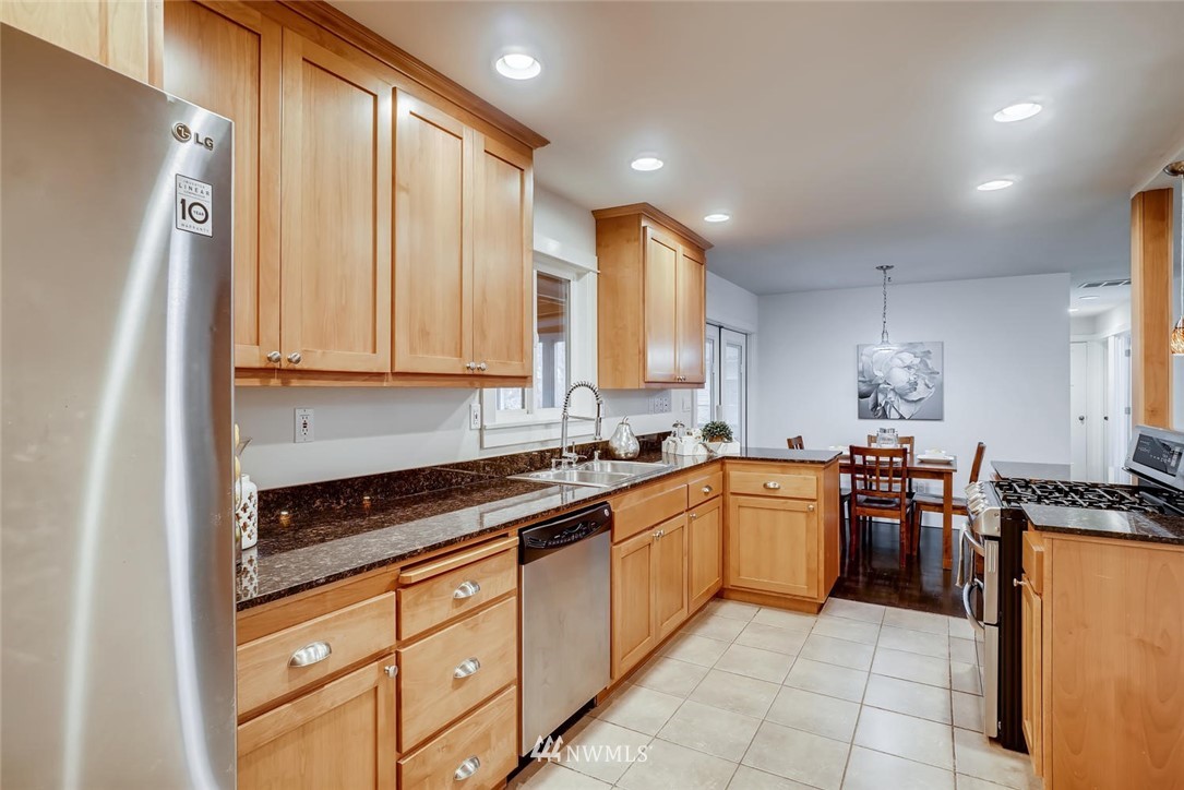 23016 Echo Lake Road Snohomish, WA 98296 - Photo 10 of 35 Gallery Image 10