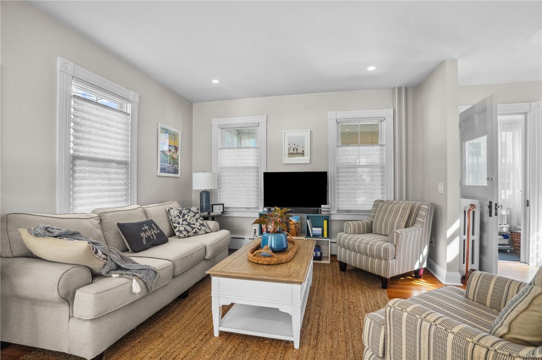 7 Atlantic Street Newport, RI 02840 - Photo 12 of 44
