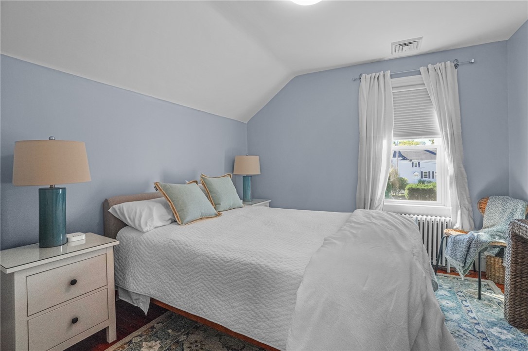 7 Atlantic Street Newport, RI 02840 - Photo 37 of 44
