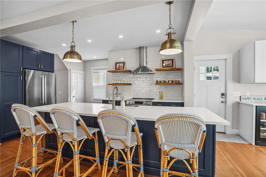 7 Atlantic Street Newport, RI 02840 - Photo 4 of 44